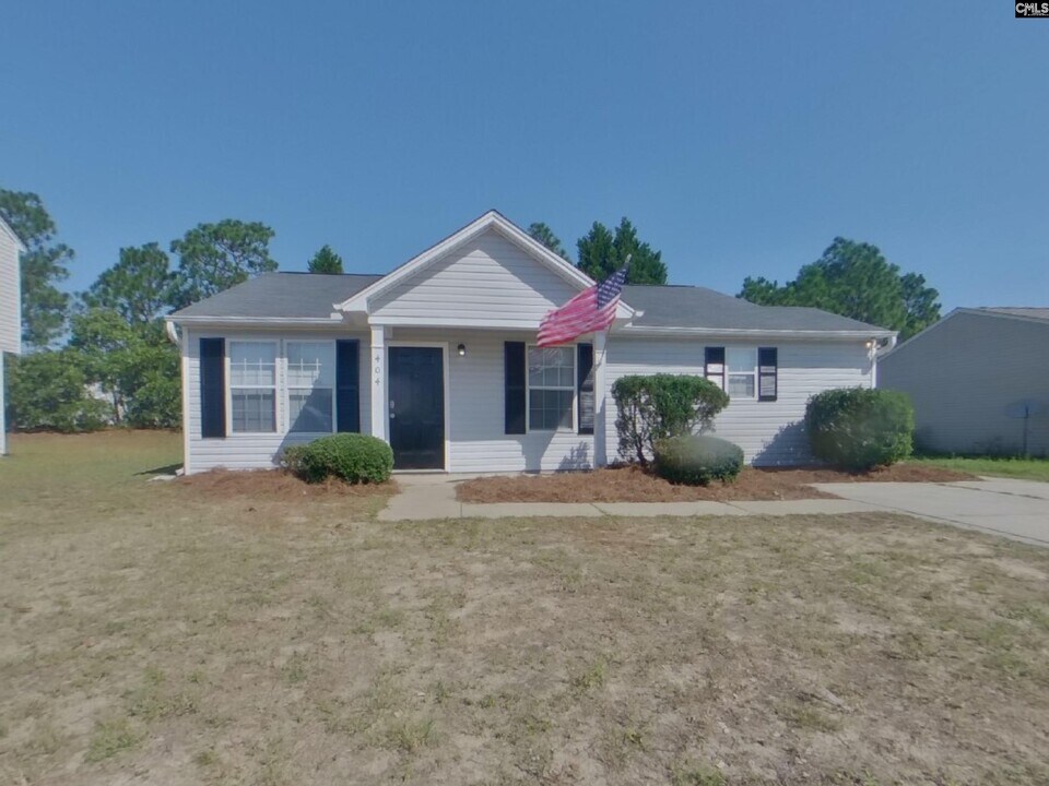 404 Bombing Range Rd in Columbia, SC - Building Photo
