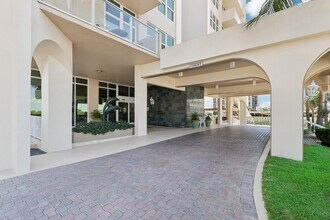 5440 N Ocean Dr in Riviera Beach, FL - Building Photo - Building Photo
