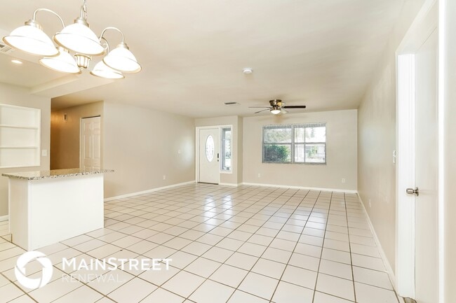 330 SE 46th Ln in Cape Coral, FL - Building Photo - Building Photo