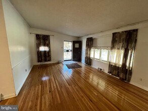 1053 E Sydney St in Philadelphia, PA - Building Photo - Building Photo
