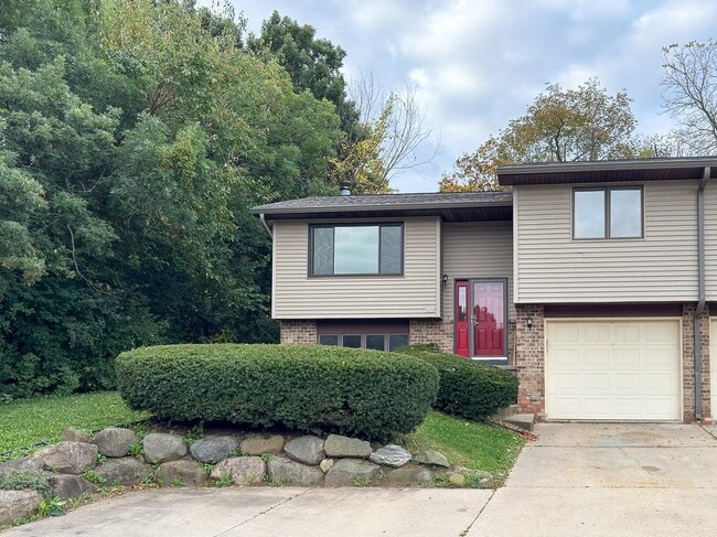 property at 2659 Aberdeen Ct