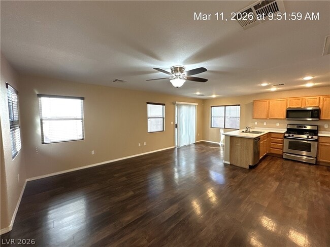 10448 Chandra Ave in Las Vegas, NV - Building Photo - Building Photo