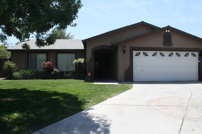 property at 2119 Foxglove Ct