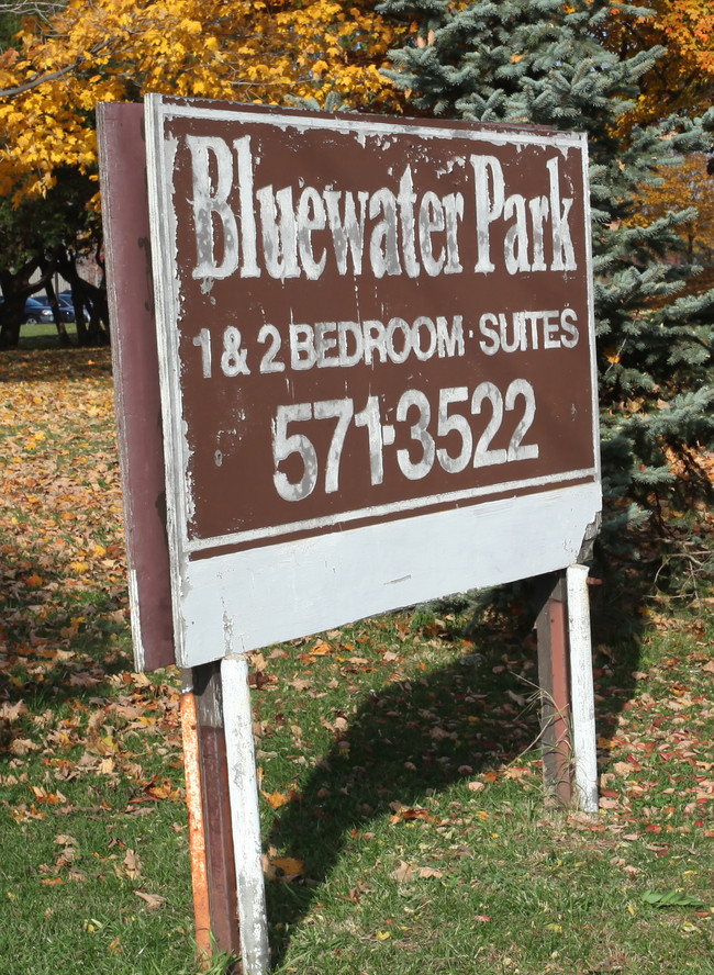 Bluewater Park in Whitby, ON - Building Photo - Building Photo