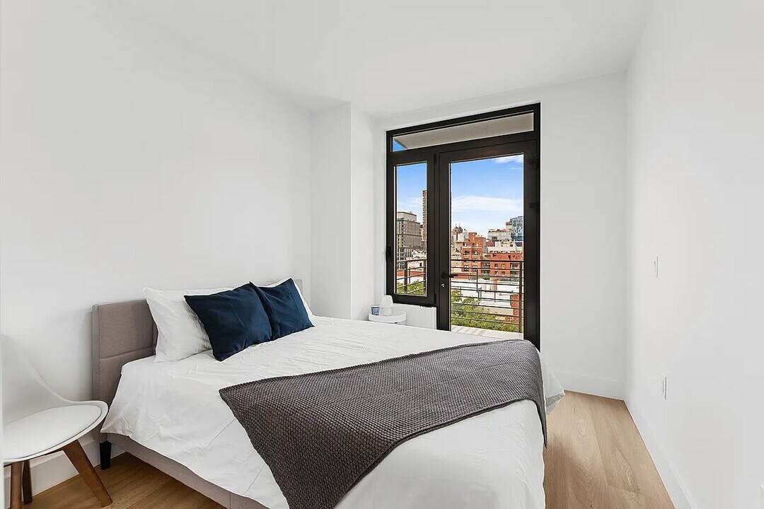 63 Pitt St in New York, NY - Building Photo