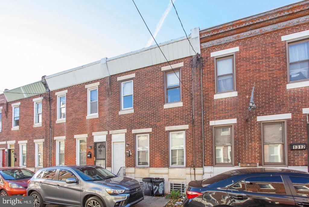 1314 S Myrtlewood St in Philadelphia, PA - Building Photo