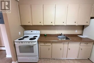 316 Peter St N in Orillia, ON - Building Photo - Building Photo