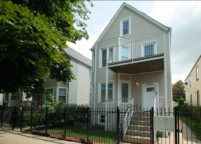 property at 2523 N Hamlin Ave