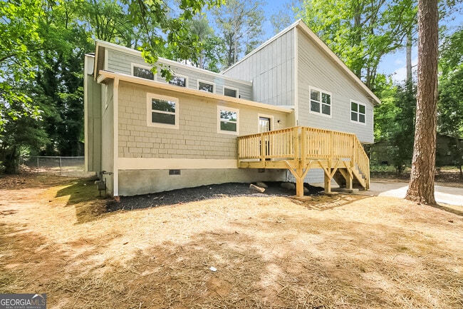 6862 Red Maple Dr in Rex, GA - Foto de edificio - Building Photo