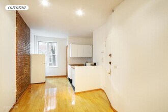 257 W 12th St in New York, NY - Building Photo - Building Photo