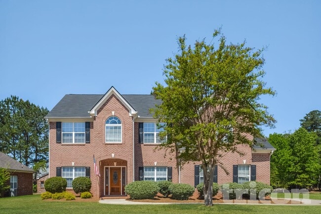 1228 Saxony Dr SE in Conyers, GA - Foto de edificio - Building Photo