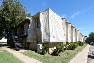 Wentwood At Macarthur in Oklahoma City, OK - Building Photo - Building Photo