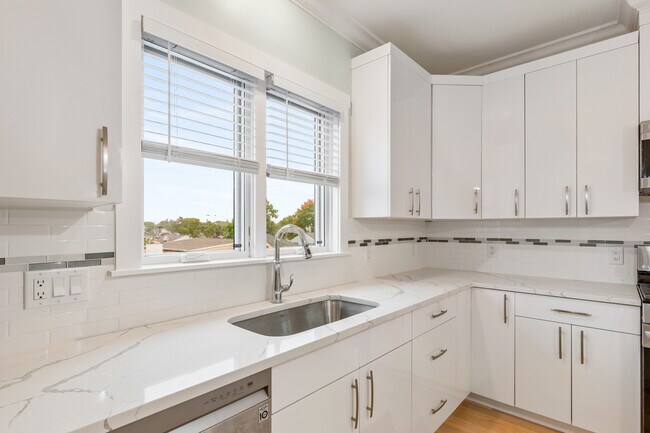 181 Adelphi Ave in Harrison, NY - Building Photo - Building Photo