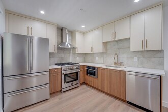 Oceans 315 in La Jolla, CA - Foto de edificio - Building Photo