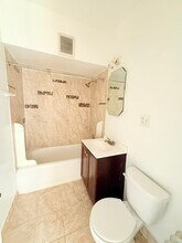 4455 W Dickens Ave, Unit 2W in Chicago, IL - Building Photo - Building Photo