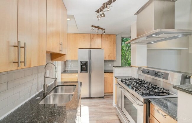 1 Foxhall Ct in Cincinnati, OH - Building Photo - Building Photo