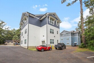 1720 Airport Dr in Tallahassee, FL - Building Photo - Building Photo