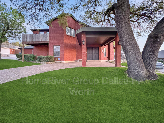 2704 Dali Dr