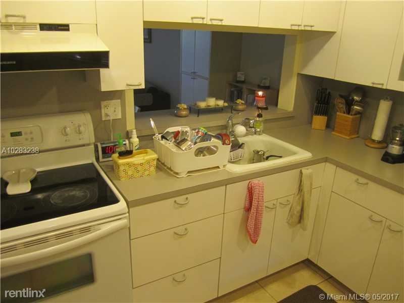 8025 SW 107th Ave-Unit -Apt 304 in Miami, FL - Building Photo