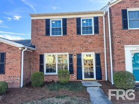 2700 Thackery Rd in Greenville, NC - Building Photo