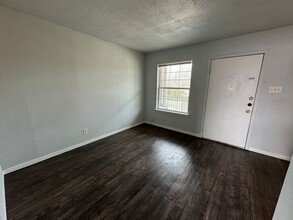 1405 N Gray St in Killeen, TX - Building Photo - Building Photo