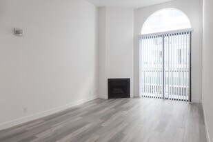 1823 Grace in Hollywood, CA - Building Photo