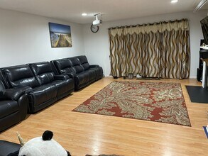 176 Thoreau Dr in Plainsboro, NJ - Building Photo - Building Photo