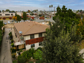 469 E Algrove St in Covina, CA - Building Photo - Building Photo