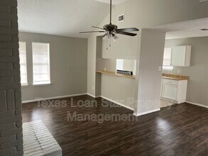 11214 Pender Ln in Stafford, TX - Building Photo - Building Photo