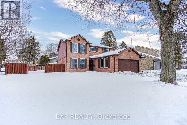 115 Amberly Blvd in Hamilton, ON - Building Photo - Building Photo