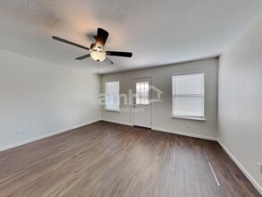 2417 York Bend in San Antonio, TX - Building Photo - Building Photo