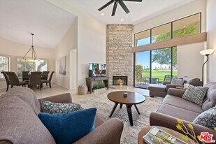 55092 Oak-Tree in La Quinta, CA - Building Photo