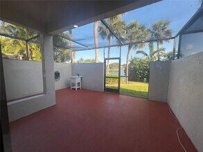 9120 Taft St in Pembroke Pines, FL - Foto de edificio - Building Photo