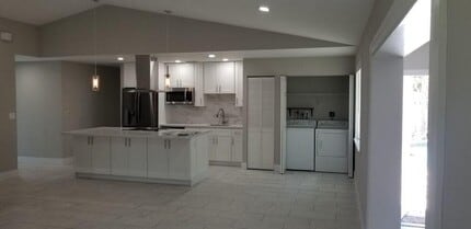 4930 NW 85th Terrace in Lauderhill, FL - Building Photo - Building Photo