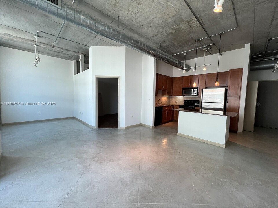 2001 Biscayne Blvd, Unit 2411 in Miami, FL - Building Photo