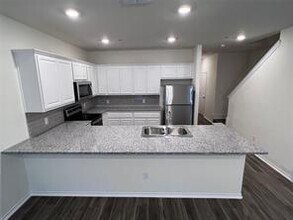 807 S 6th St in Bonham, TX - Building Photo - Building Photo