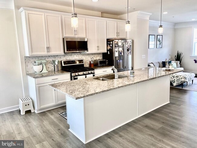 property at 14327 Summit View Ln