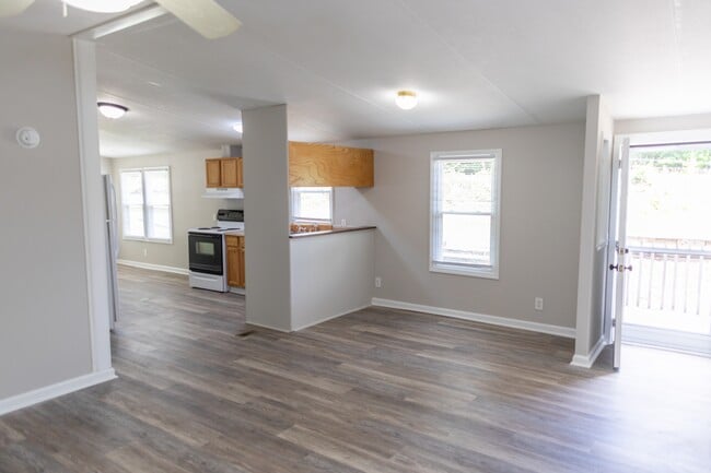 2335 US-70 in Morganton, NC - Building Photo - Building Photo