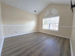 4060 Crescent Walk Ln NE in Suwanee, GA - Building Photo - Building Photo