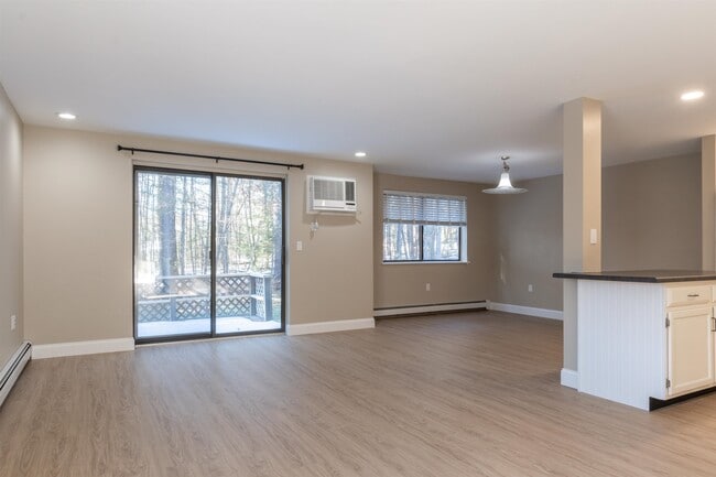 185 Indian Rock Rd in Merrimack, NH - Building Photo - Building Photo