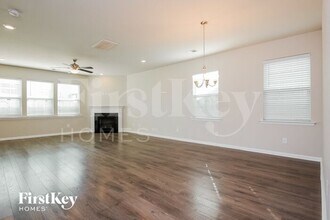 111 Stagecoach Ave in Summerville, SC - Foto de edificio - Building Photo