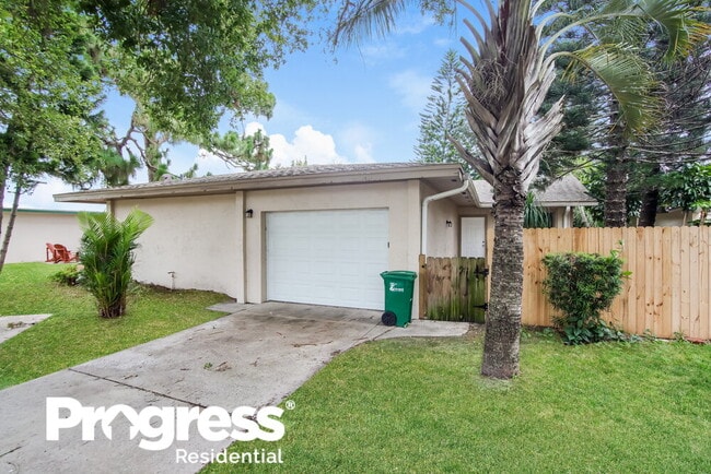 225 Bayhead Dr in Melbourne, FL - Building Photo - Building Photo