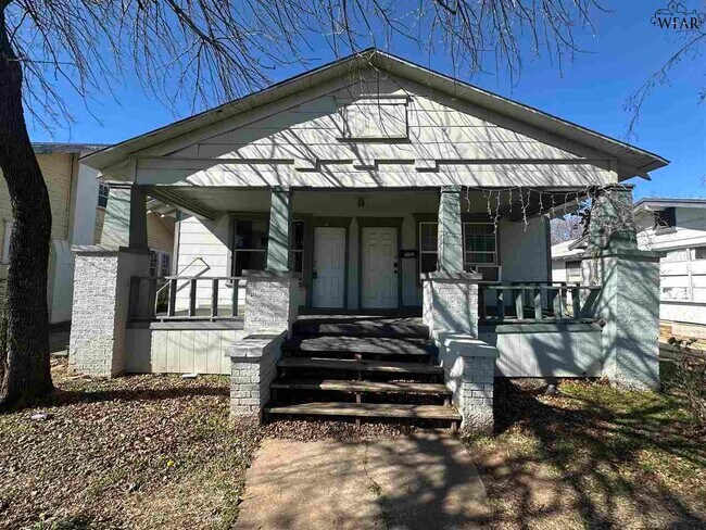 property at 1512 Kemp Blvd