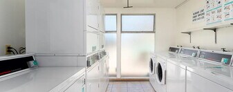 1825 Shore Line Dr in Alameda, CA - Building Photo