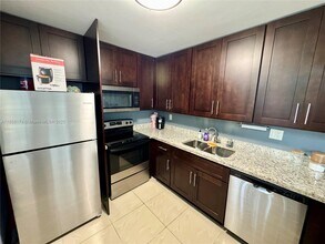 9495 Evergreen Pl in Davie, FL - Building Photo - Building Photo
