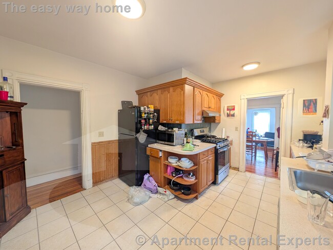 16 Curtis Ave in Somerville, MA - Building Photo - Building Photo