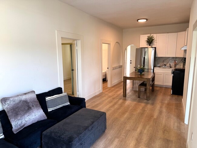 317 N Alvarado St in Los Angeles, CA - Building Photo - Building Photo