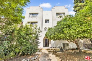 225 E Garfield Ave in Glendale, CA - Building Photo