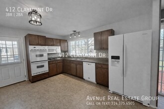 412 Claymont Dr in Ballwin, MO - Building Photo - Building Photo