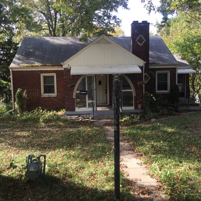 property at 2500 N 49th St